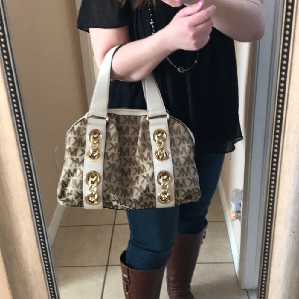 ✅✅Extra pics of Michael Kors Bag✅✅